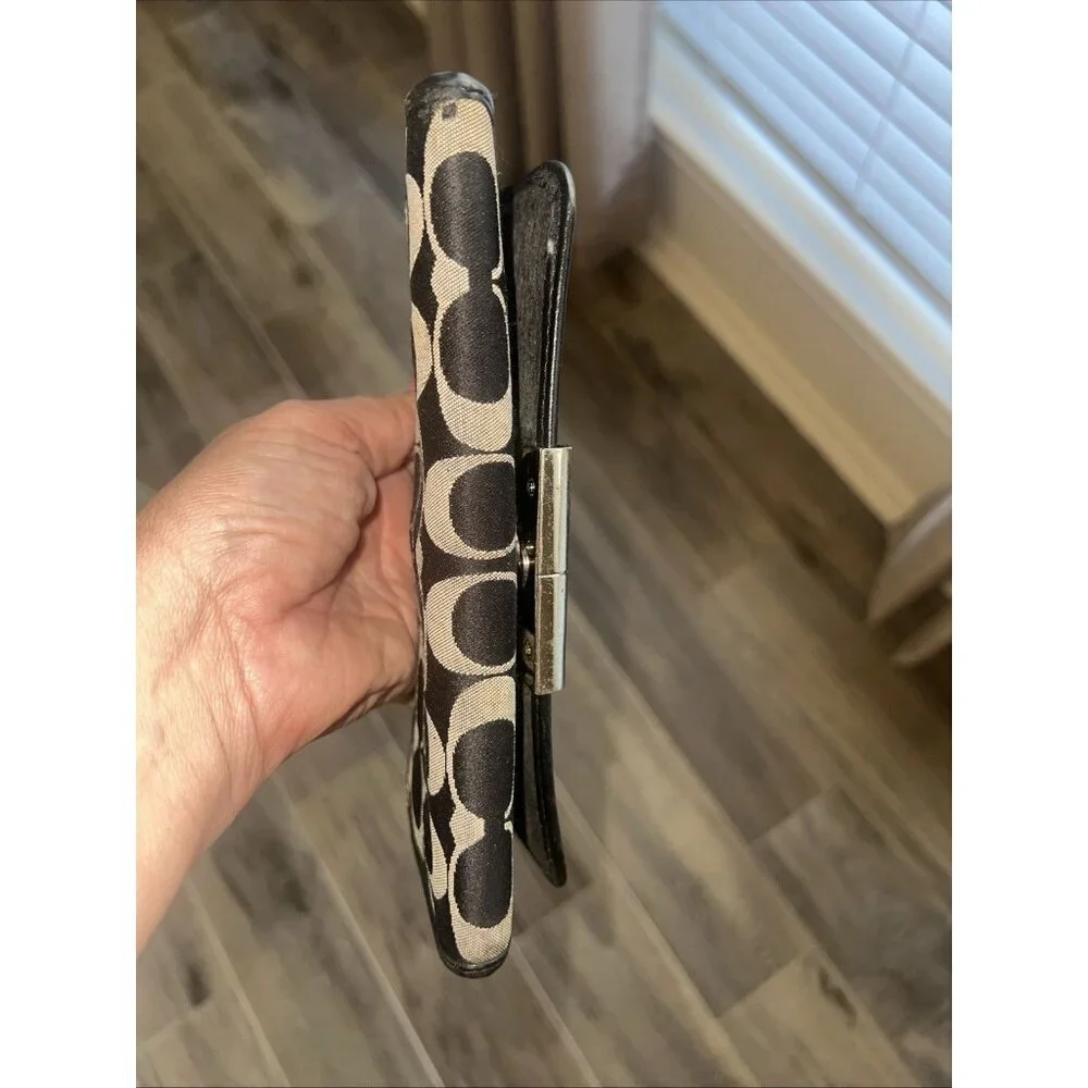 Coach Signature Long Black And Gray Wallet